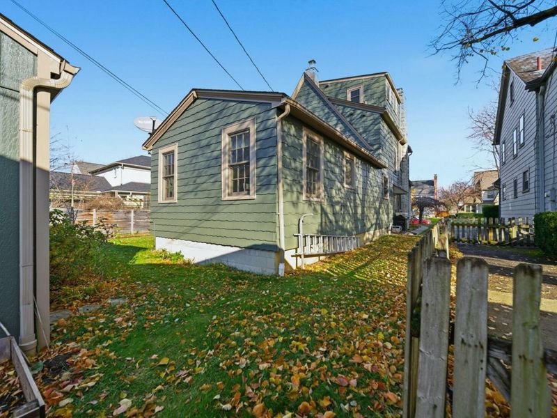 125 S Stanwood Road, Columbus, OH 43209 Photo 5