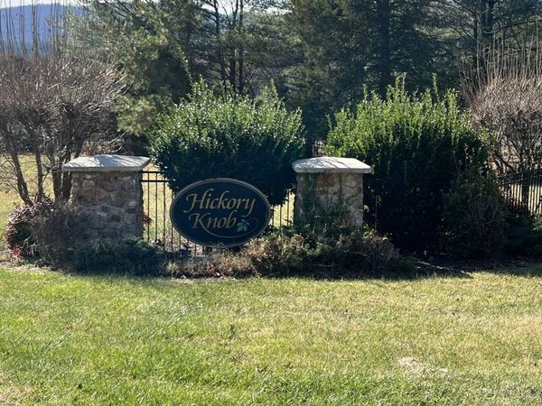 3741 Knob Creek TRL , Elliston, VA 24087