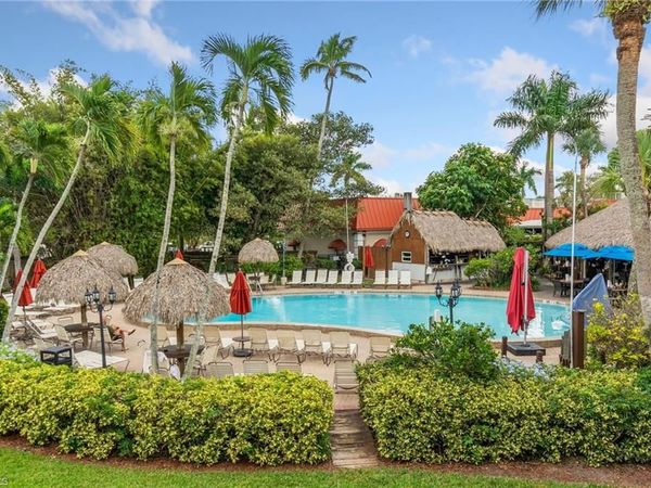 2555 Tamiami TRL N, Unit 204, NAPLES, FL 34103