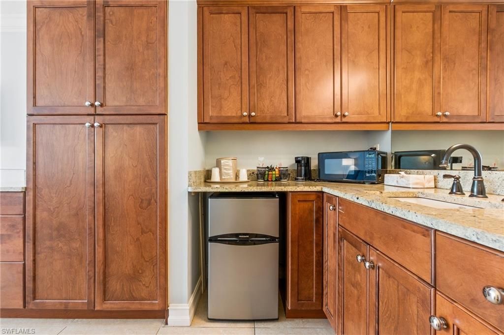 2555 Tamiami Trl N, Unit 204, Naples, FL 34103 Photo