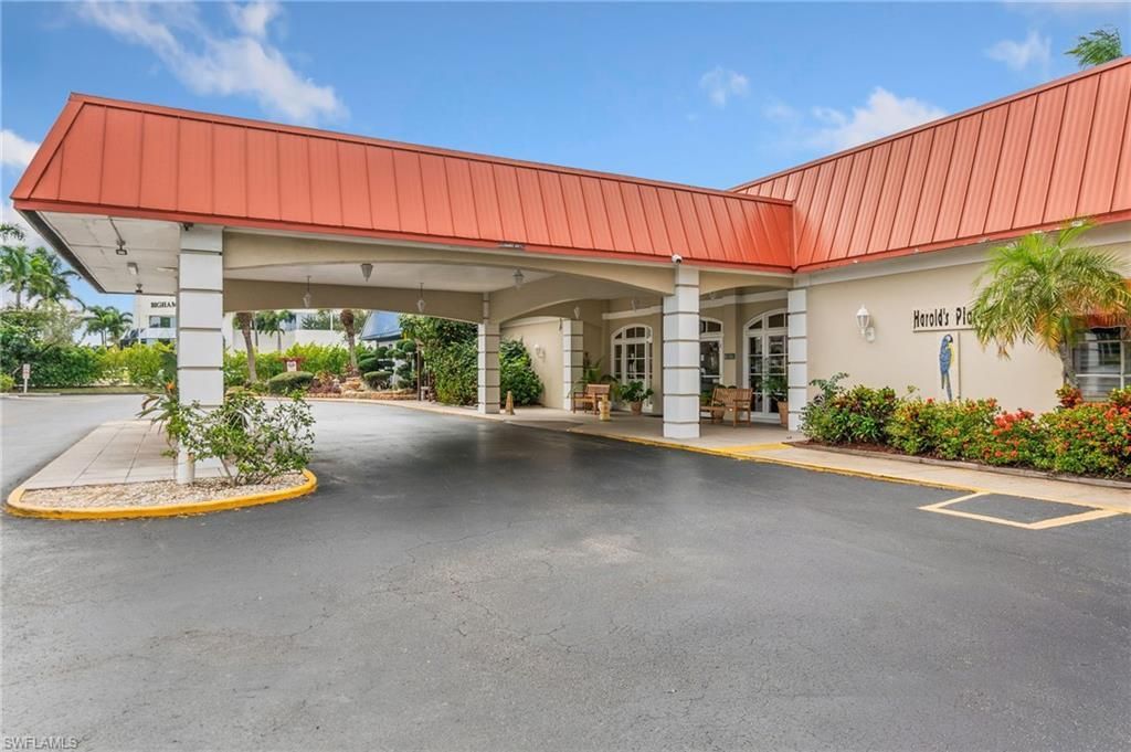 2555 Tamiami Trl N, Unit 204, Naples, FL 34103 Photo