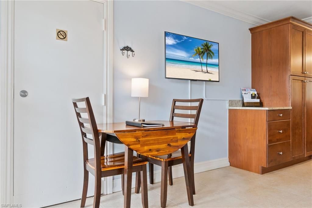 2555 Tamiami Trl N, Unit 204, Naples, FL 34103 Photo