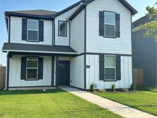 4825 W Triangle Street, Fayetteville, AR 72704