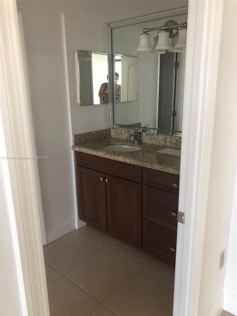 3701 N Country Club Dr, Unit 1901, Aventura, FL 33180 Photo
