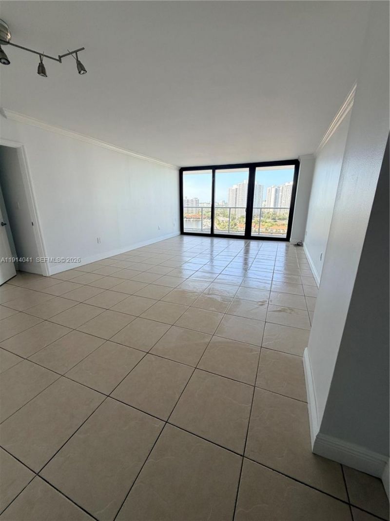 3701 N Country Club Dr, Unit 1901, Aventura, FL 33180 Photo