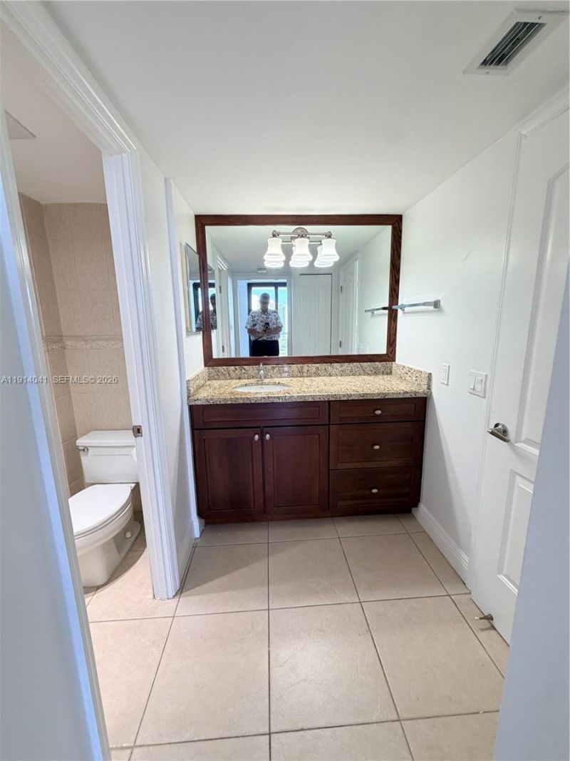 3701 N Country Club Dr, Unit 1901, Aventura, FL 33180 Photo