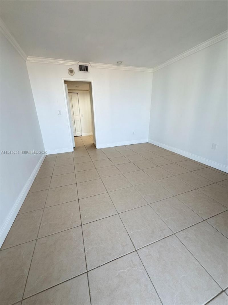 3701 N Country Club Dr, Unit 1901, Aventura, FL 33180 Photo