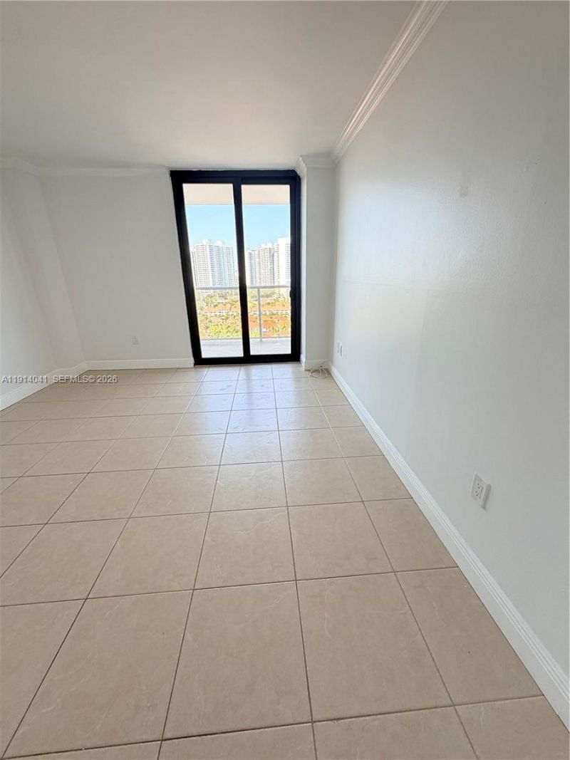 3701 N Country Club Dr, Unit 1901, Aventura, FL 33180 Photo