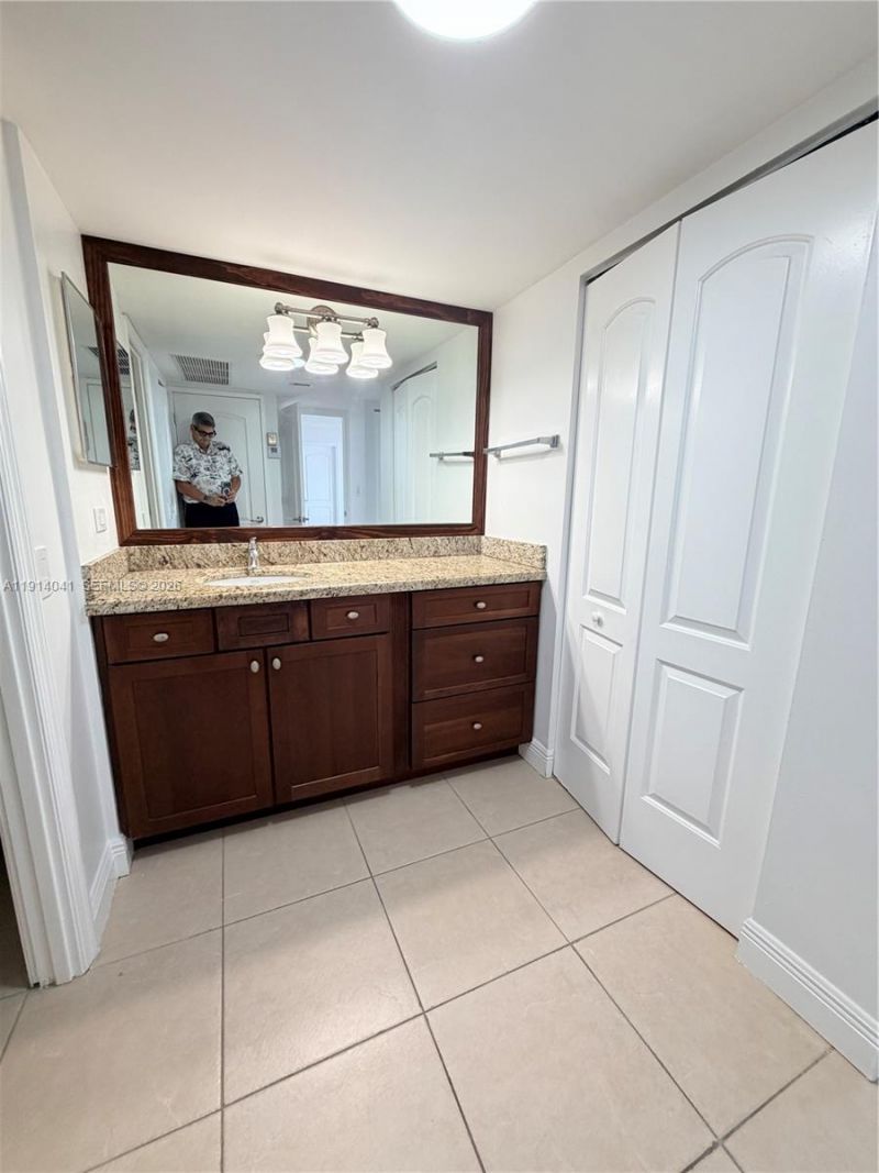 3701 N Country Club Dr, Unit 1901, Aventura, FL 33180 Photo