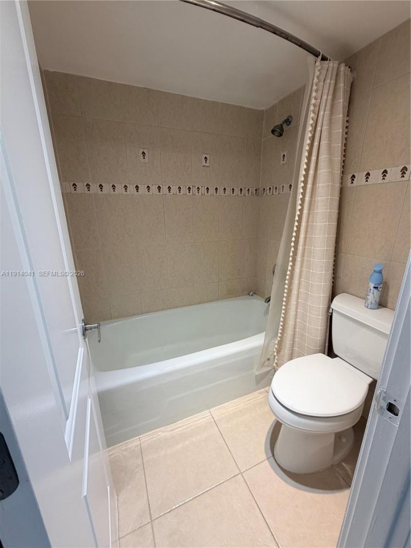 3701 N Country Club Dr, Unit 1901, Aventura, FL 33180 Photo