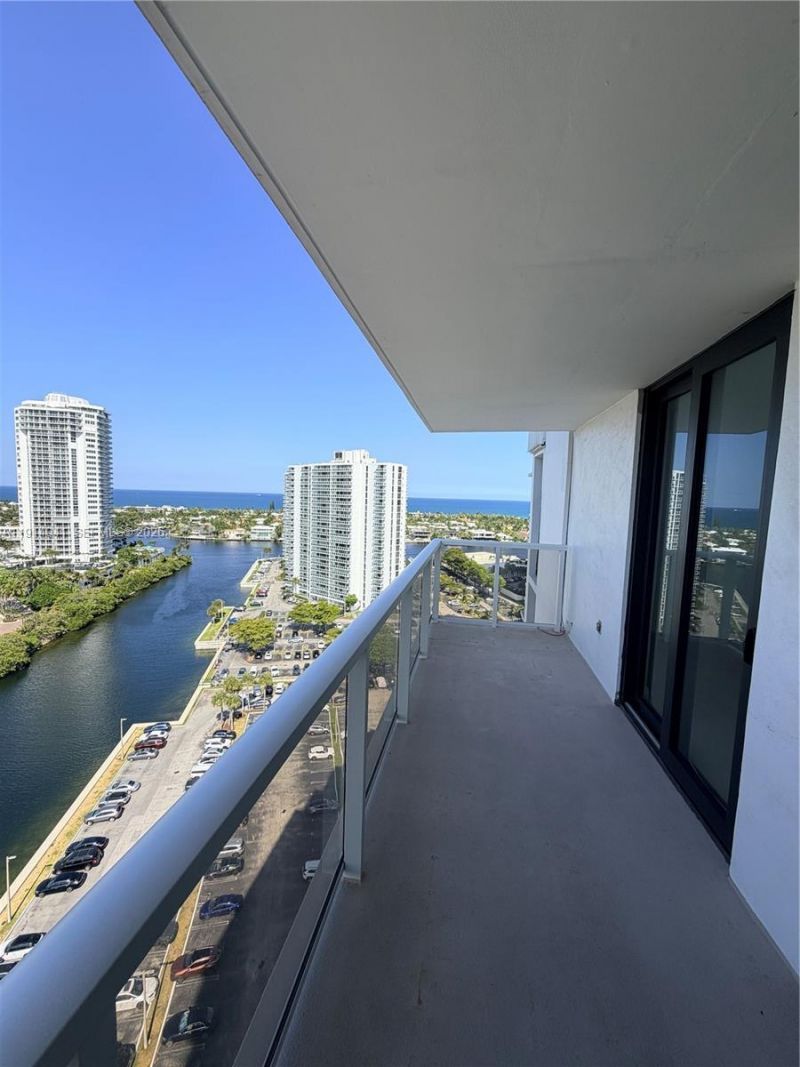 3701 N Country Club Dr, Unit 1901, Aventura, FL 33180 Photo