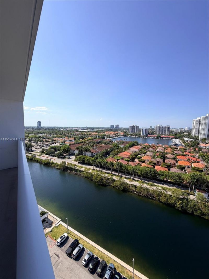 3701 N Country Club Dr, Unit 1901, Aventura, FL 33180 Photo