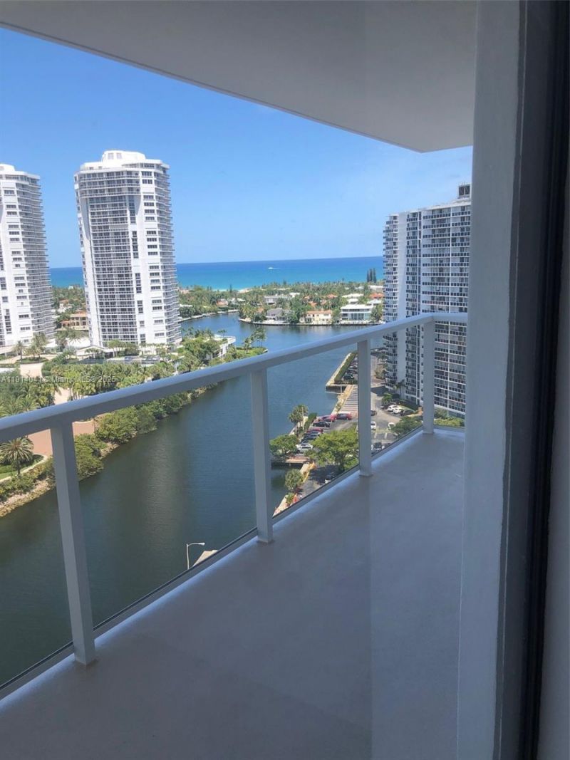 3701 N Country Club Dr, Unit 1901, Aventura, FL 33180 Photo