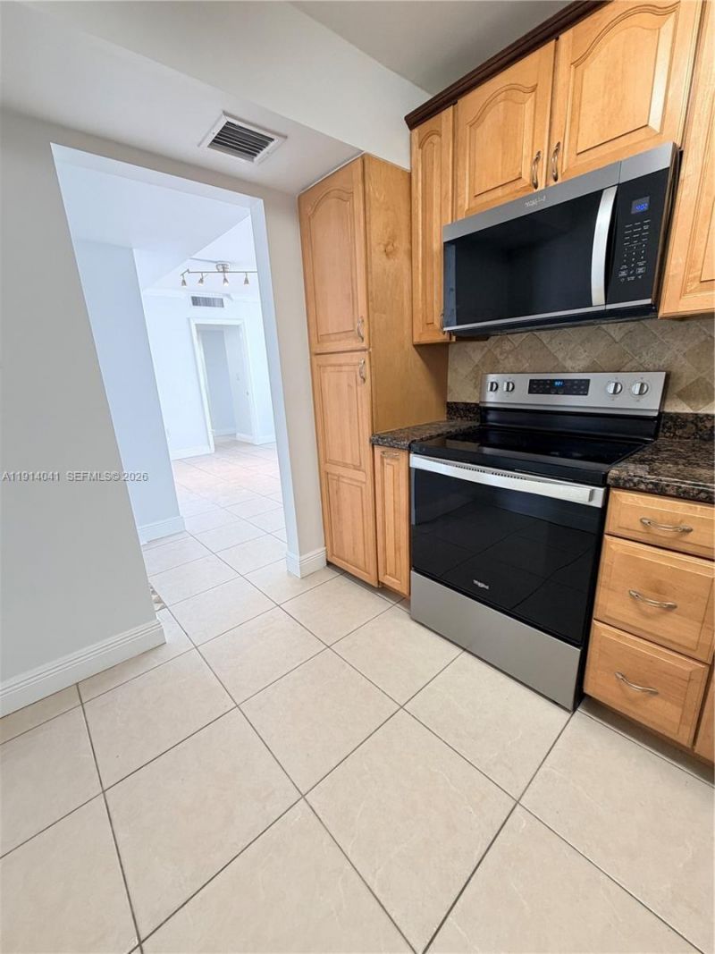 3701 N Country Club Dr, Unit 1901, Aventura, FL 33180 Photo