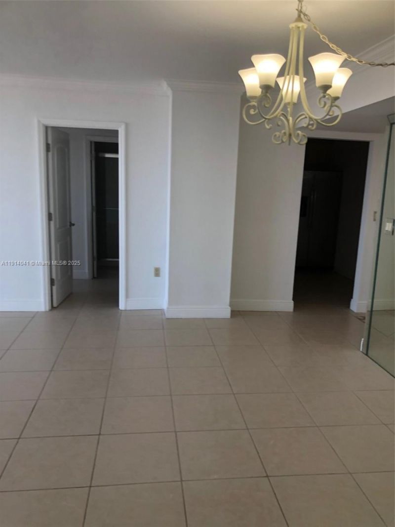 3701 N Country Club Dr, Unit 1901, Aventura, FL 33180 Photo