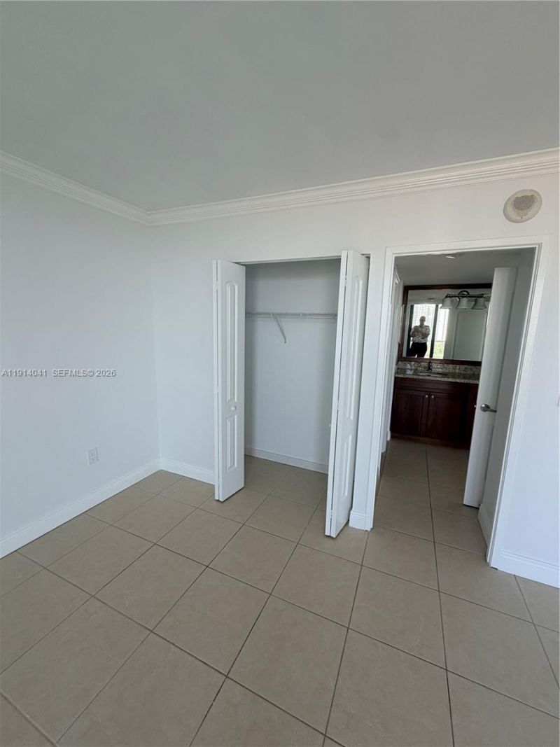3701 N Country Club Dr, Unit 1901, Aventura, FL 33180 Photo