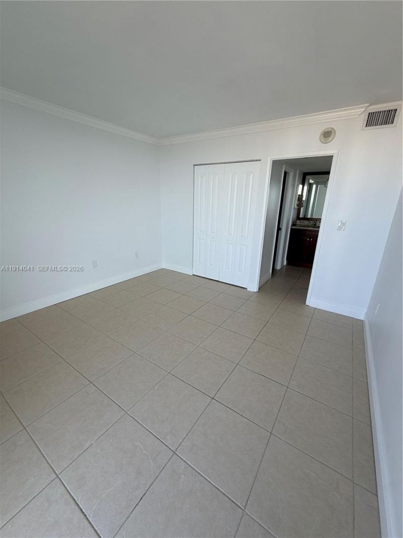 3701 N Country Club Dr, Unit 1901, Aventura, FL 33180 Photo