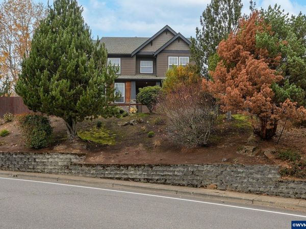 1321 Chapman Hill Dr NW, Salem, OR 97304