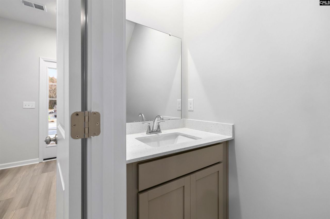 2045 Armada Road Photo 6