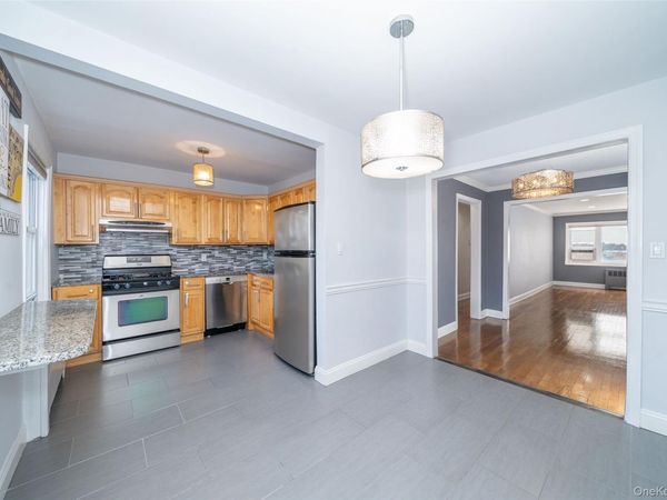 14 Leewood Circle, Unit 6L, Eastchester, NY 10709