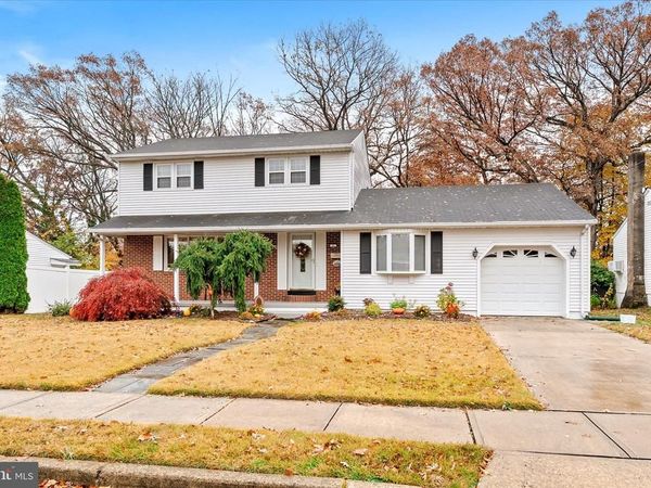 5 TARTEAR DRIVE, HAMILTON, NJ 08610