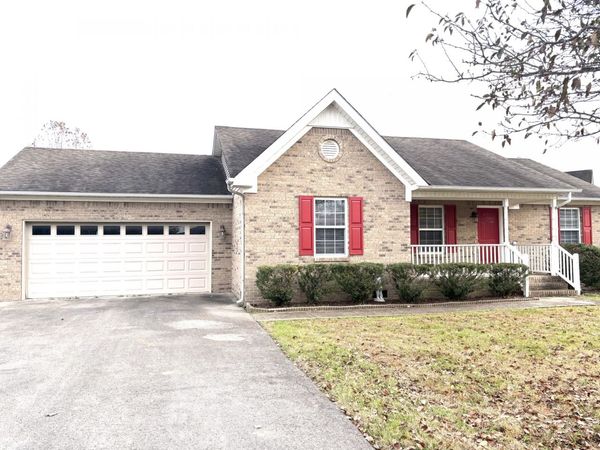 1921 Littleton Ct, Columbia, TN 38401