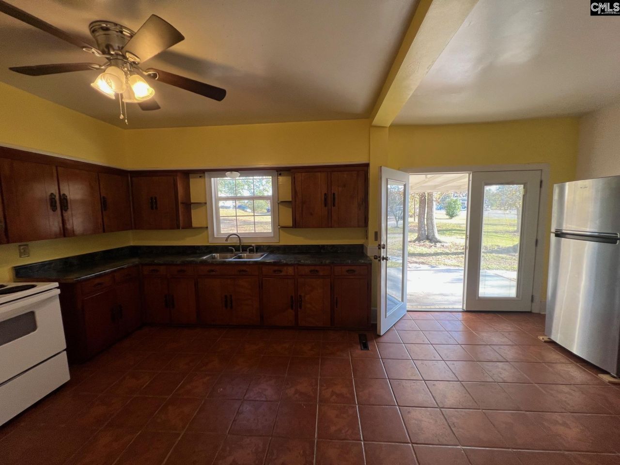 172 S Pine Street Photo 17