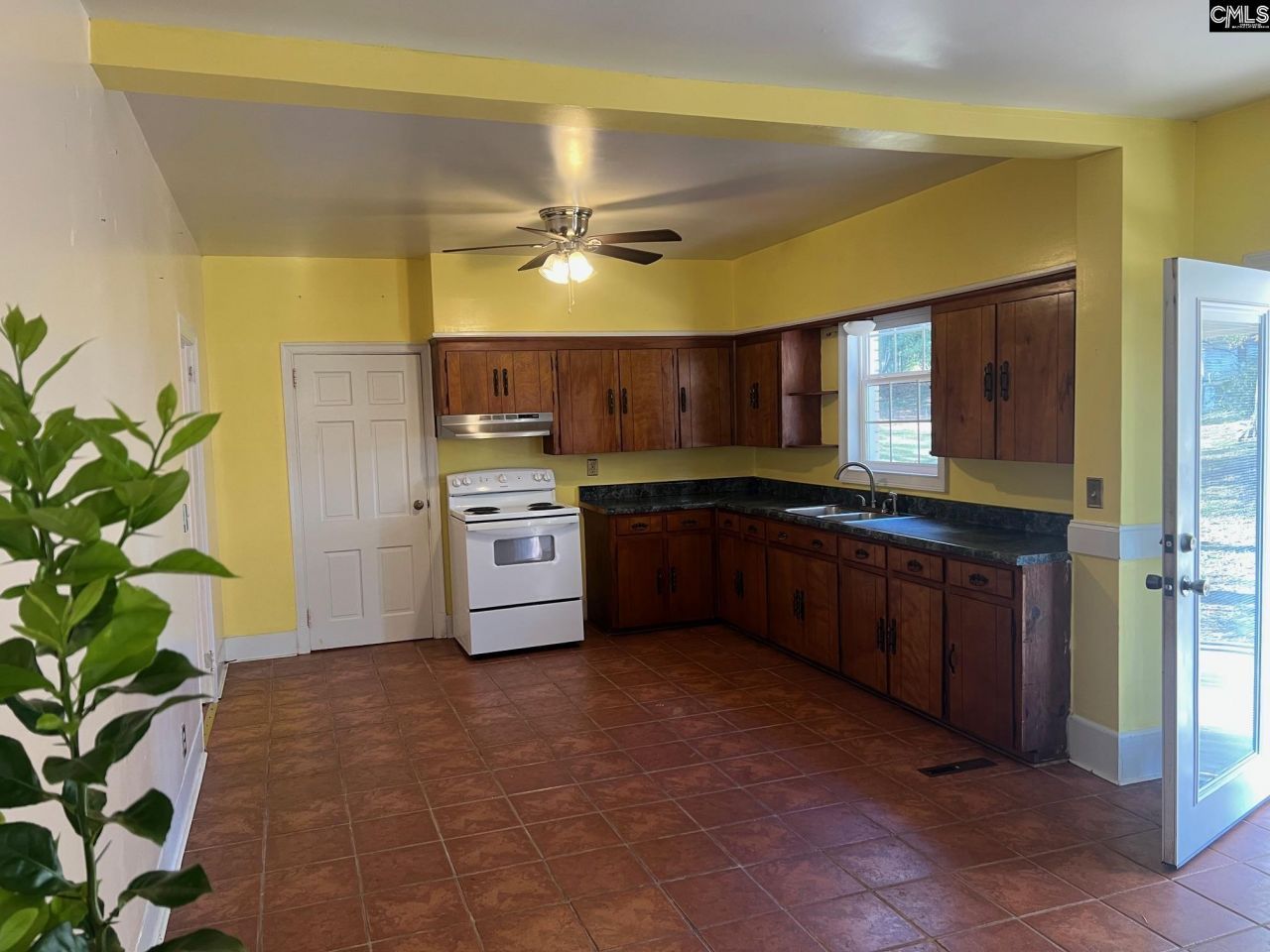 172 S Pine Street Photo 18