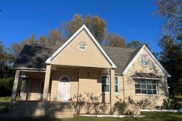 172 S Pine Street photo 4