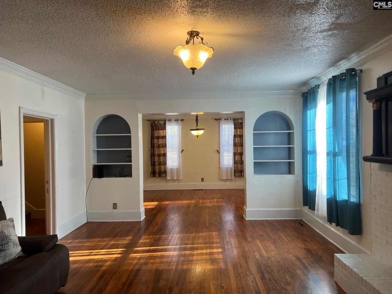 172 S Pine Street Photo 4