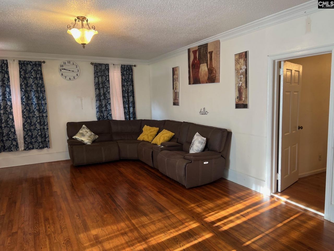 172 S Pine Street Photo 6