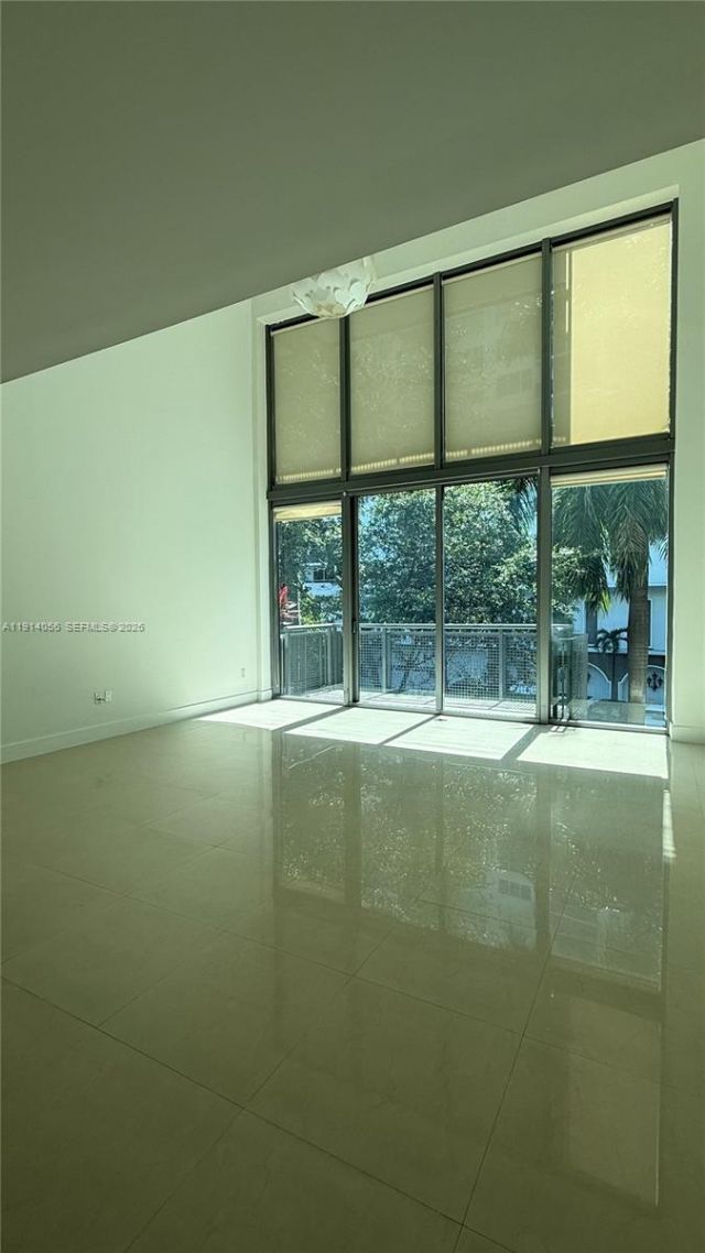 6000 Collins Ave, Unit 305, Miami Beach, FL 33140 Photo