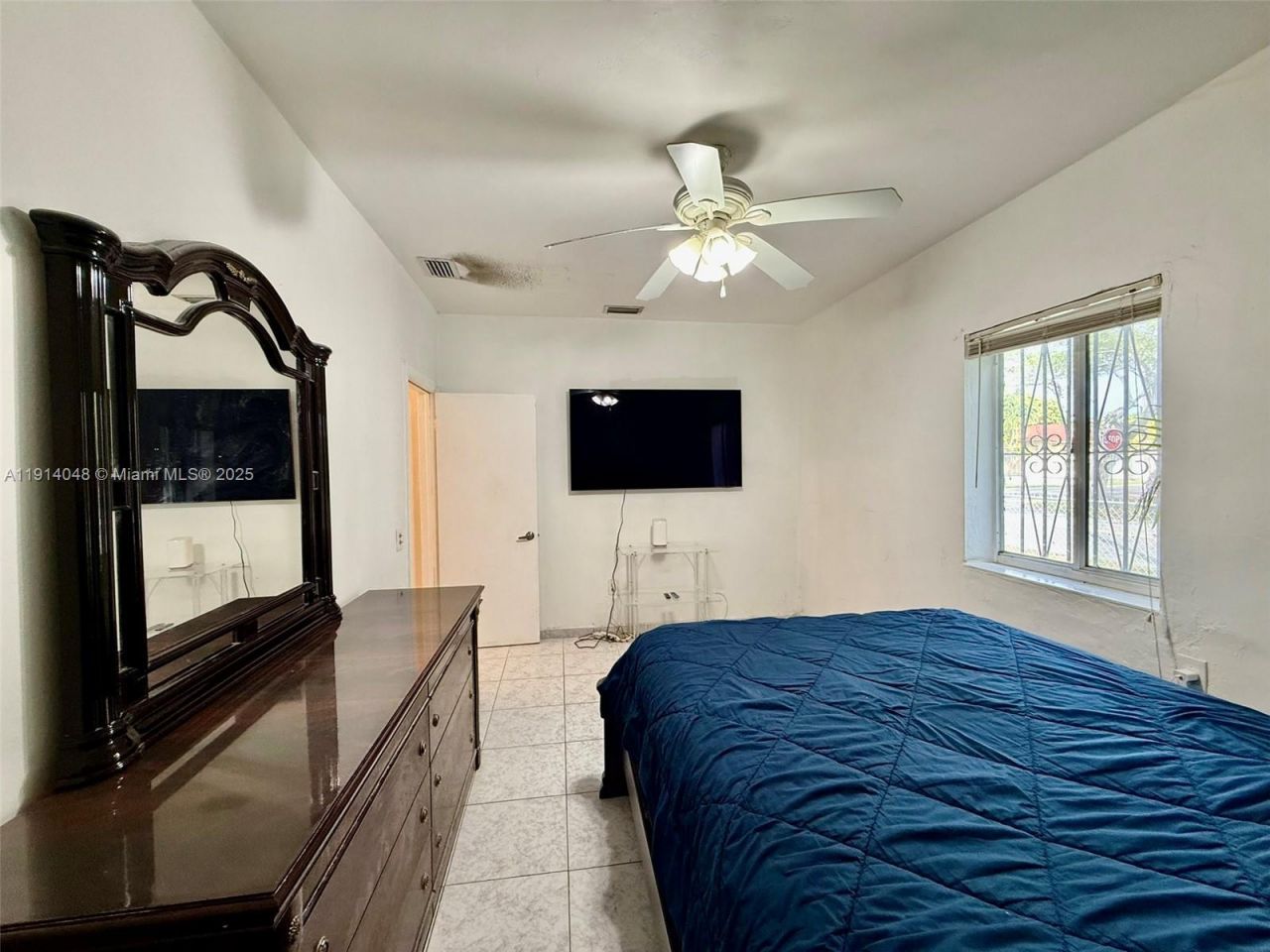 3000 NW 5th St, Miami, FL 33125 Photo