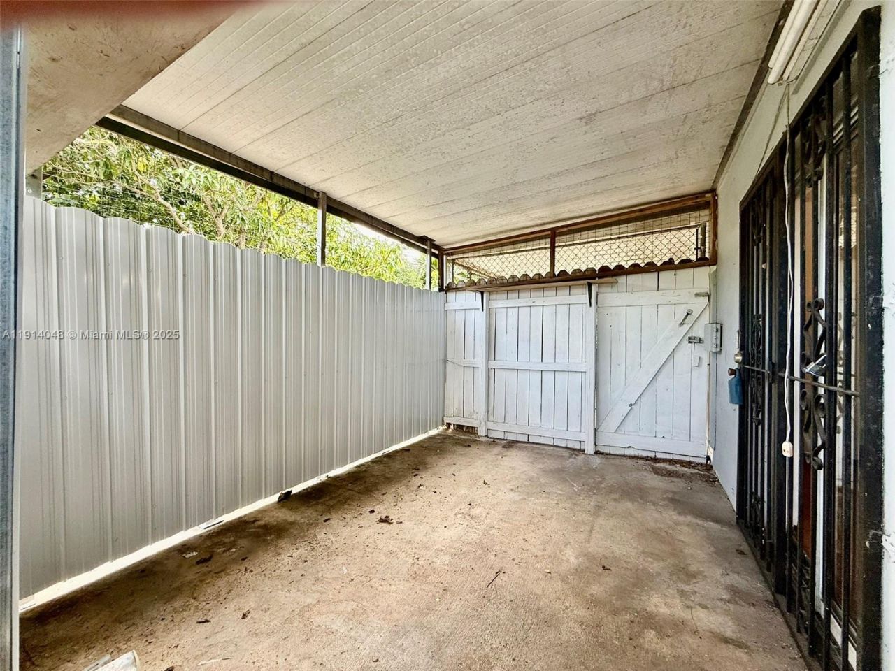 3000 NW 5th St, Miami, FL 33125 Photo