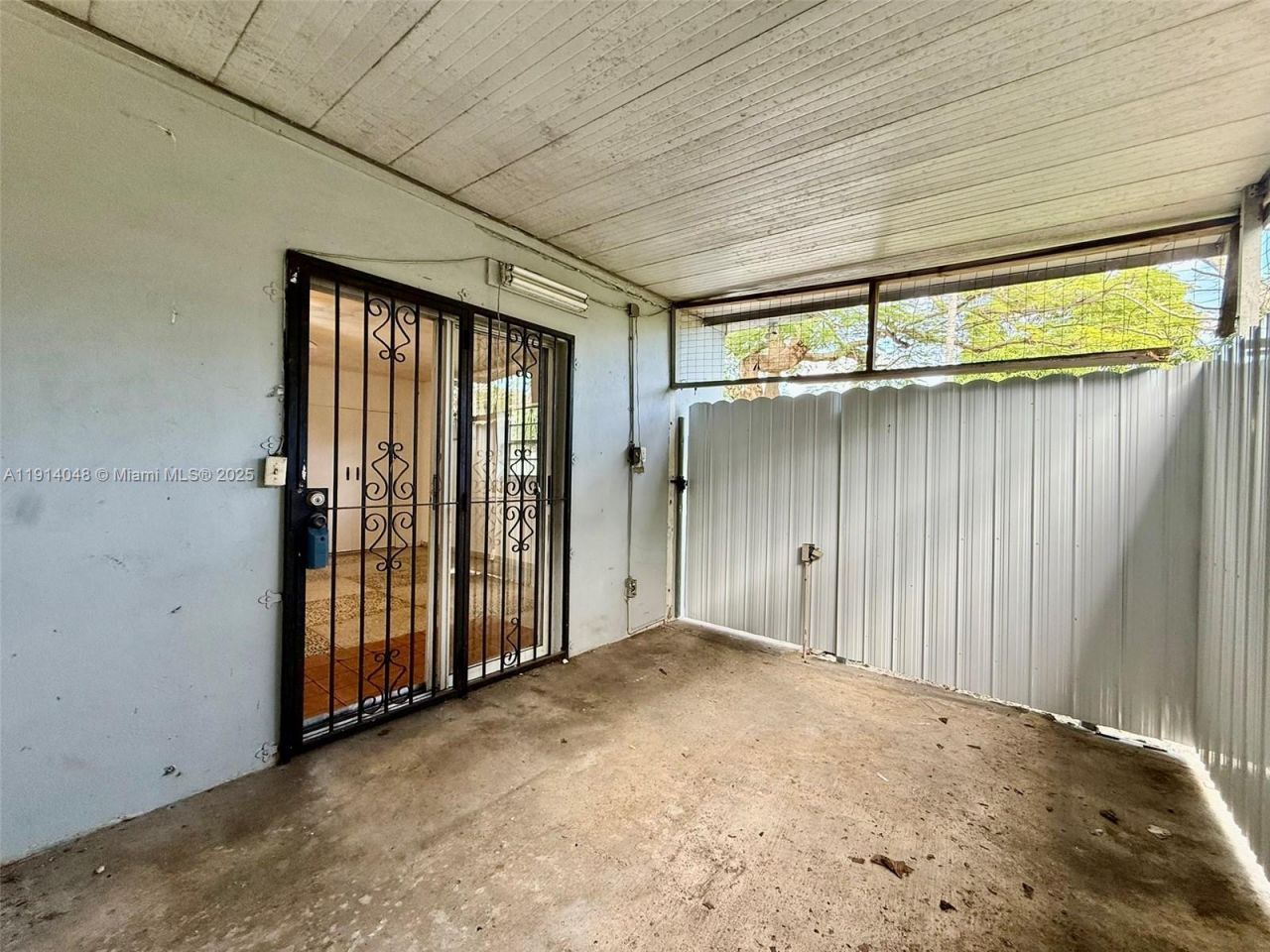 3000 NW 5th St, Miami, FL 33125 Photo