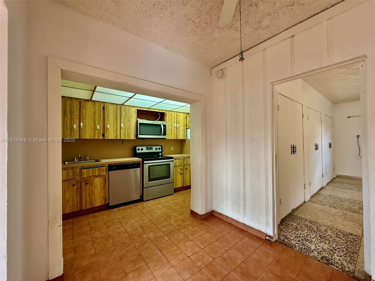 3000 NW 5th St, Miami, FL 33125 Photo