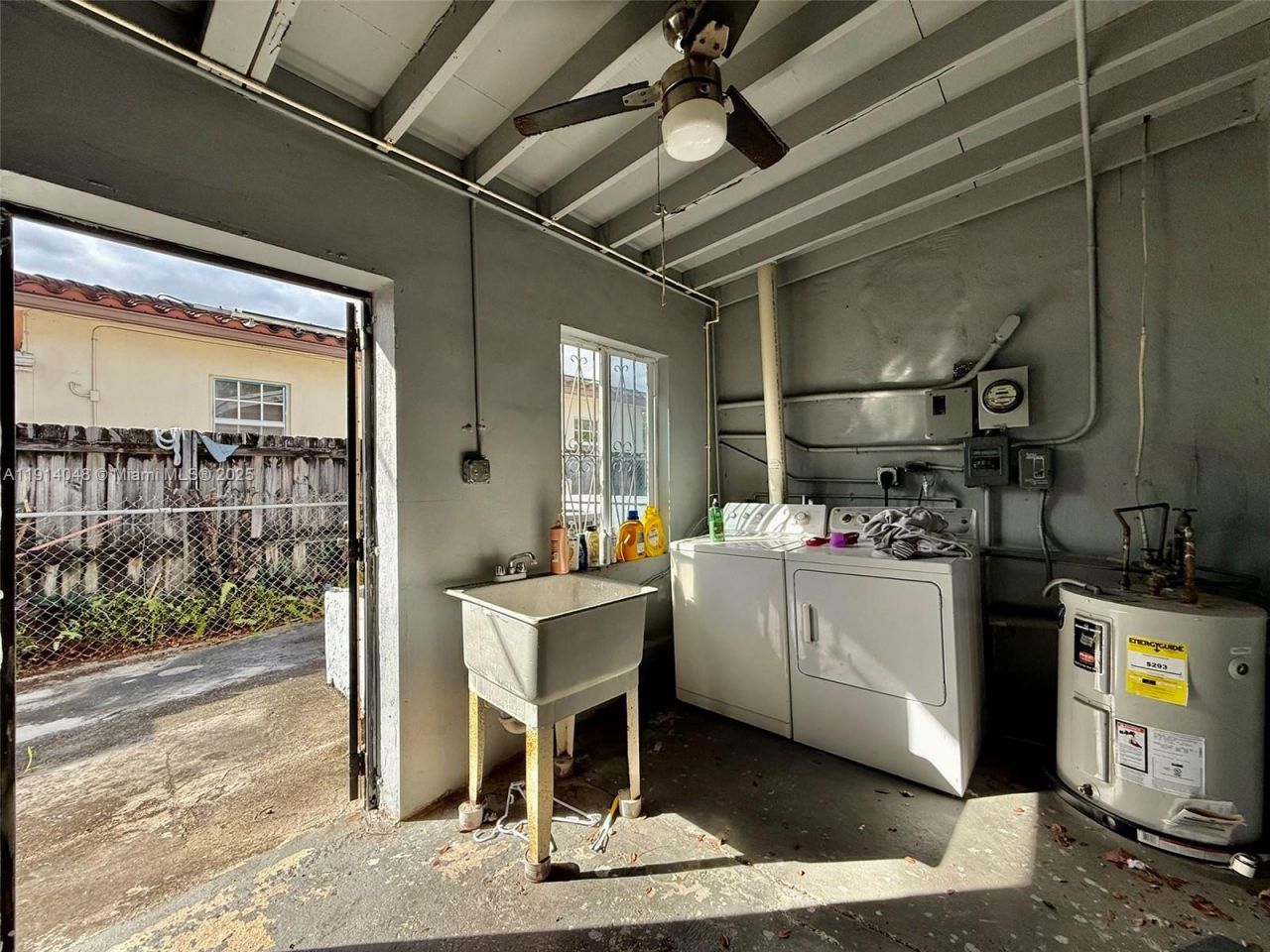 3000 NW 5th St, Miami, FL 33125 Photo