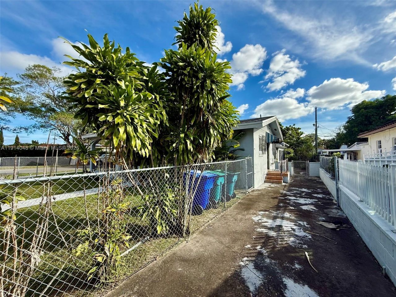 3000 NW 5th St, Miami, FL 33125 Photo