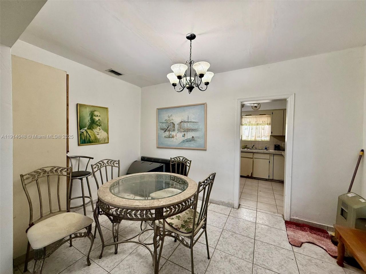 3000 NW 5th St, Miami, FL 33125 Photo