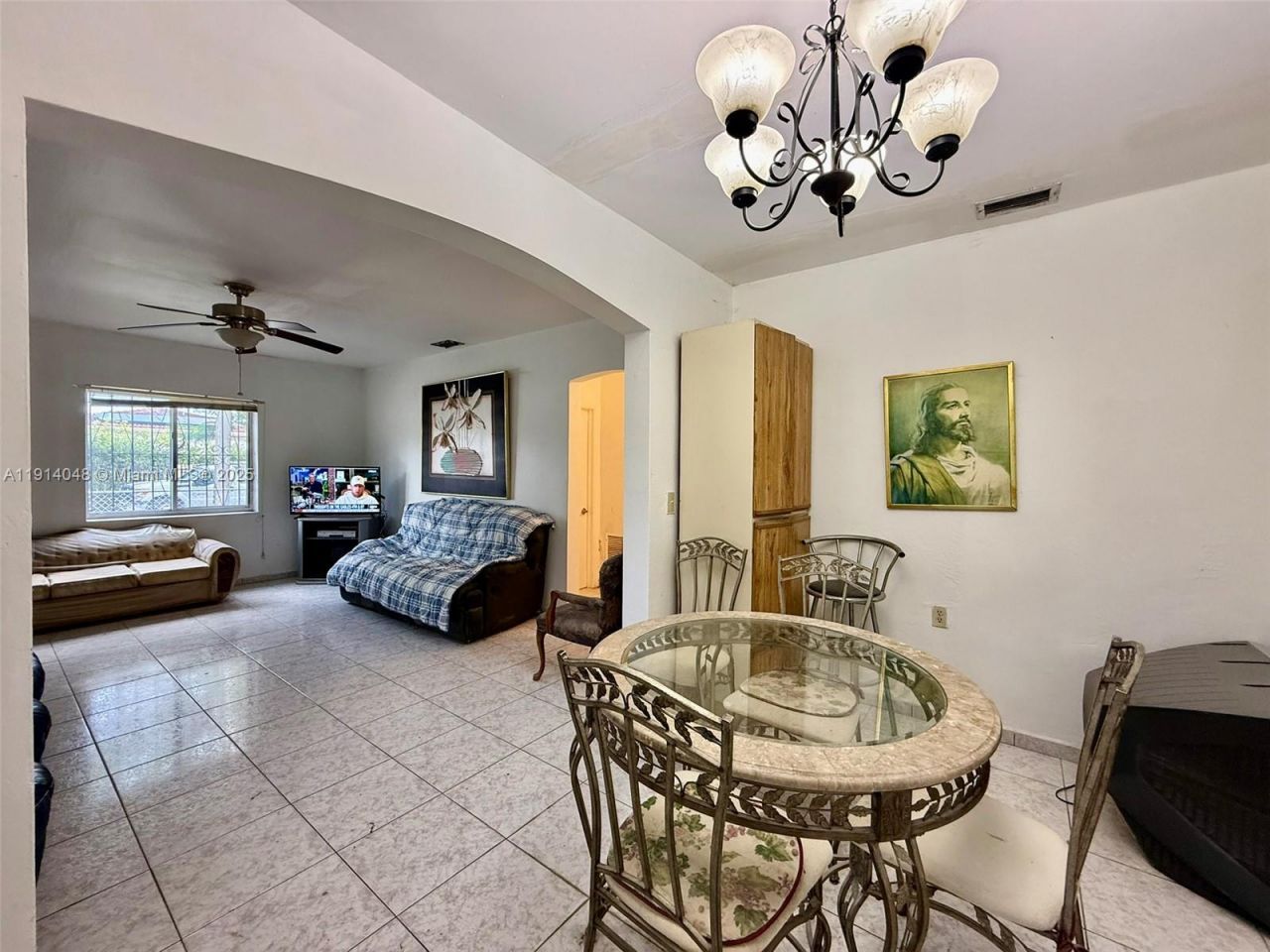 3000 NW 5th St, Miami, FL 33125 Photo