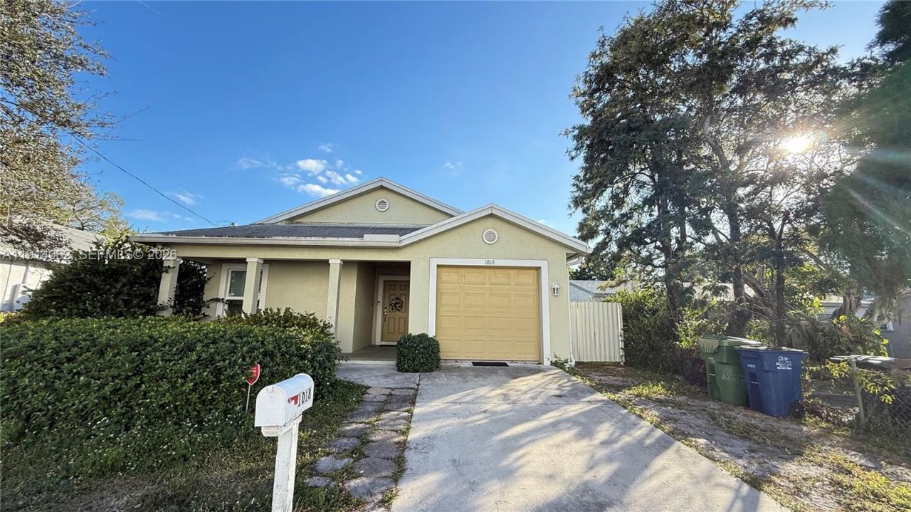 1018 Foster Rd, Hallandale Beach, FL 33009 Photo