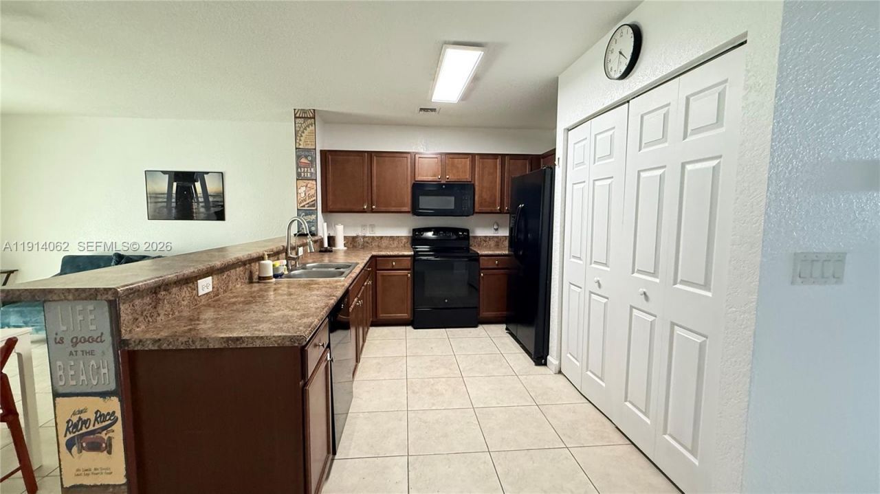 1018 Foster Rd, Hallandale Beach, FL 33009 Photo