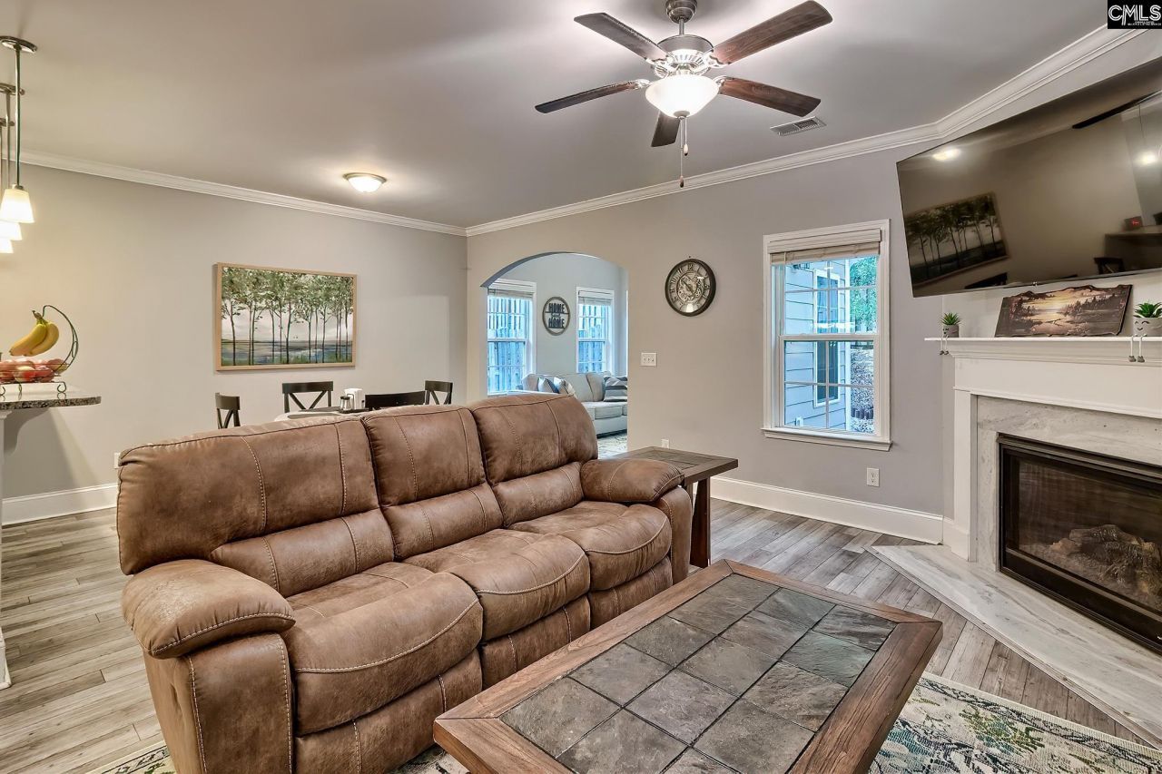 627 Calabria Court Photo 11