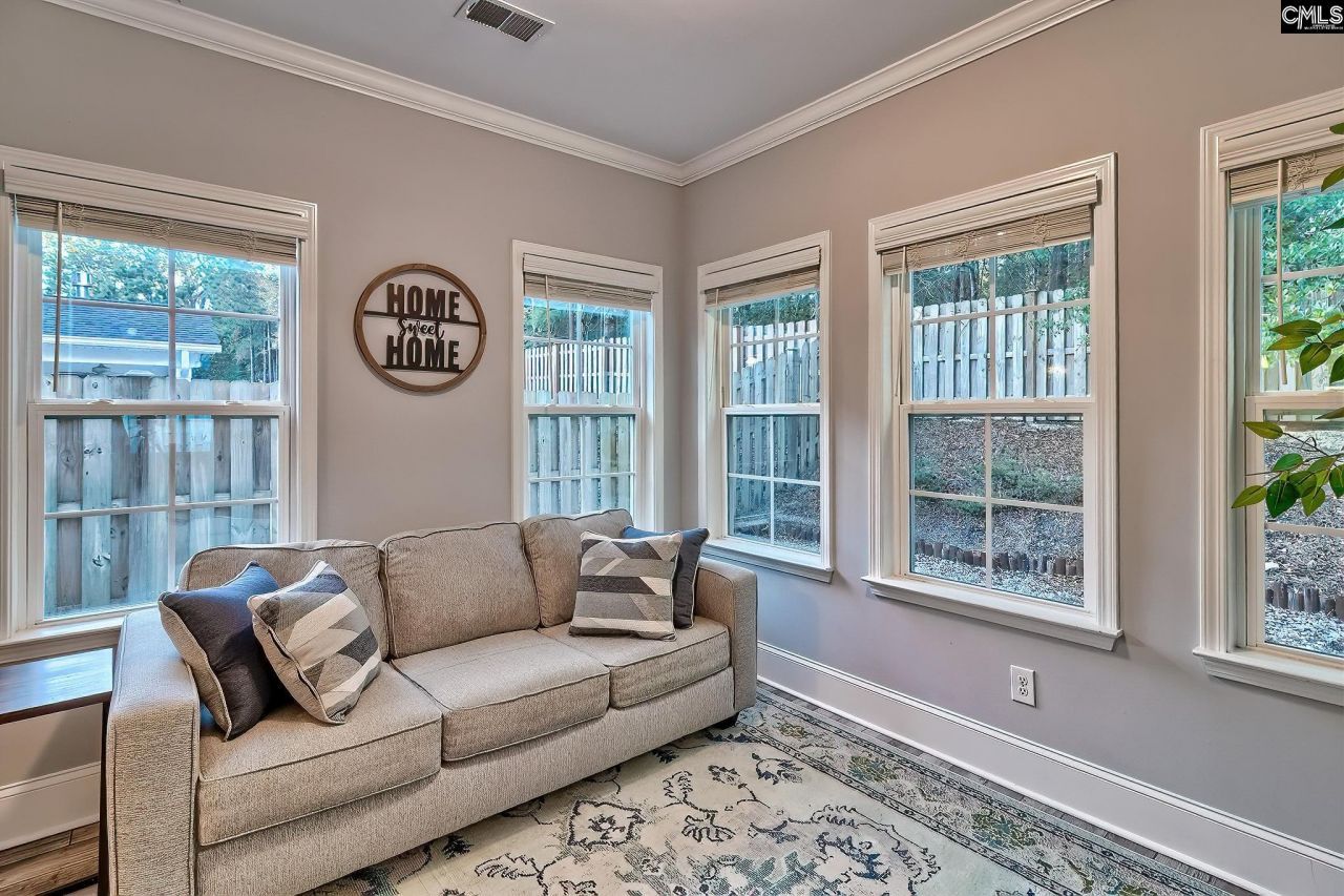 627 Calabria Court Photo 15