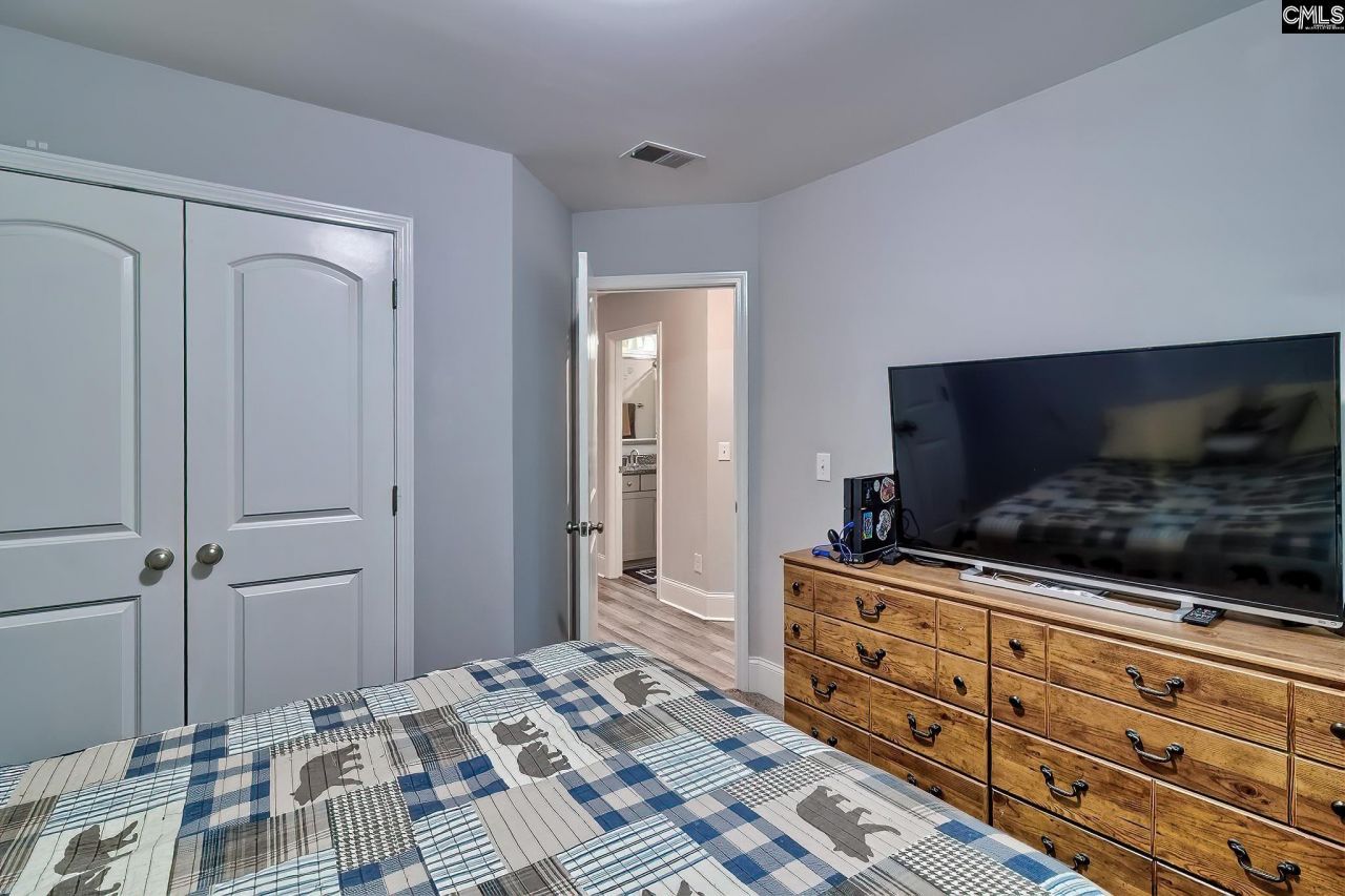 627 Calabria Court Photo 21