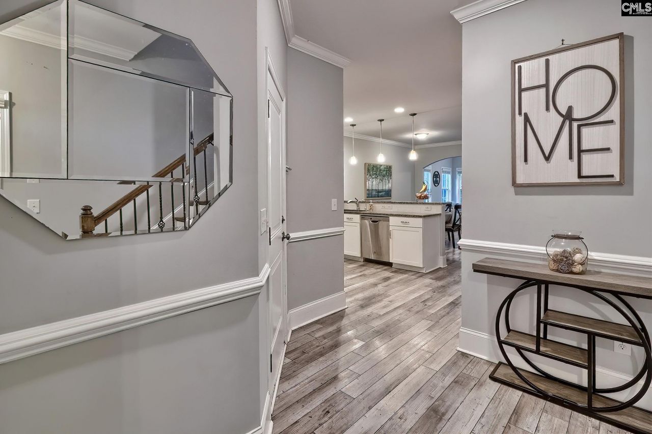 627 Calabria Court Photo 6