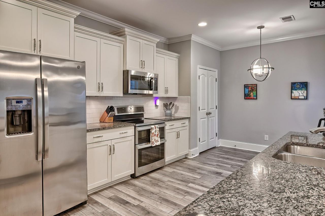 627 Calabria Court Photo 8