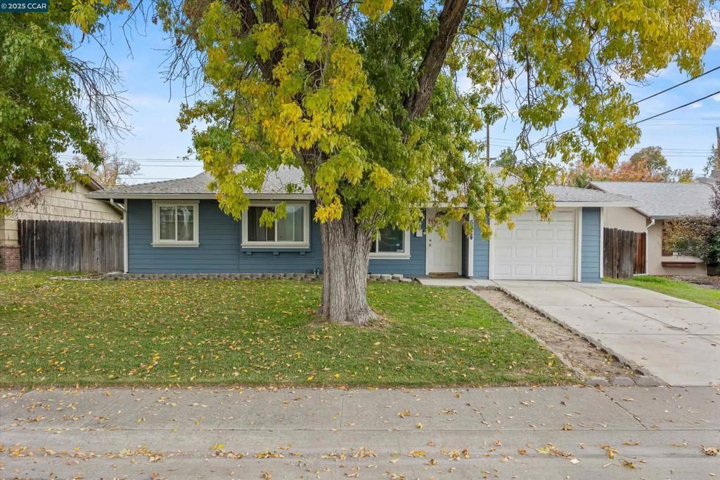 6824 Lumry St, North Highlands, CA 95660 Main Photo