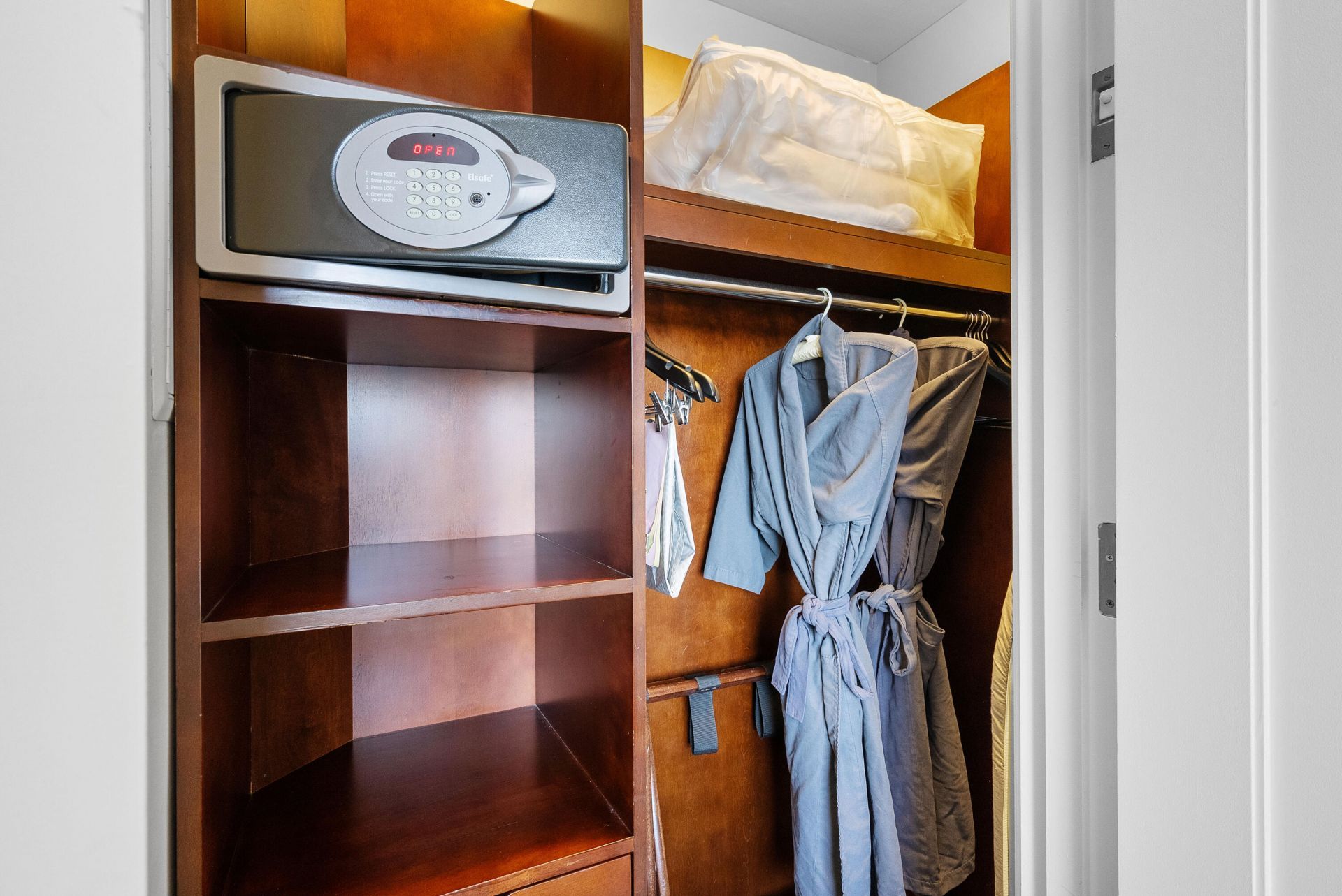 3800 N Ocean Drive, Unit 717, Singer Island, FL 33404 Photo