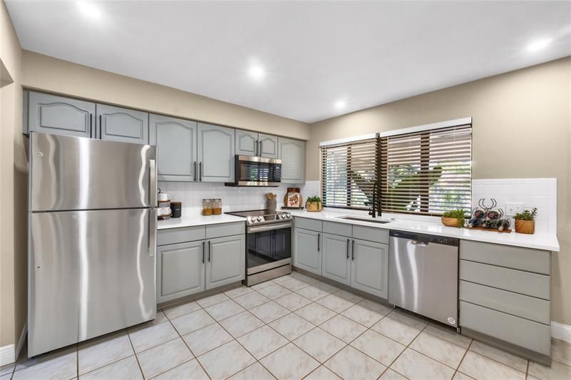 8871 NW 3rd Street, Pembroke Pines, FL 33024 Photo